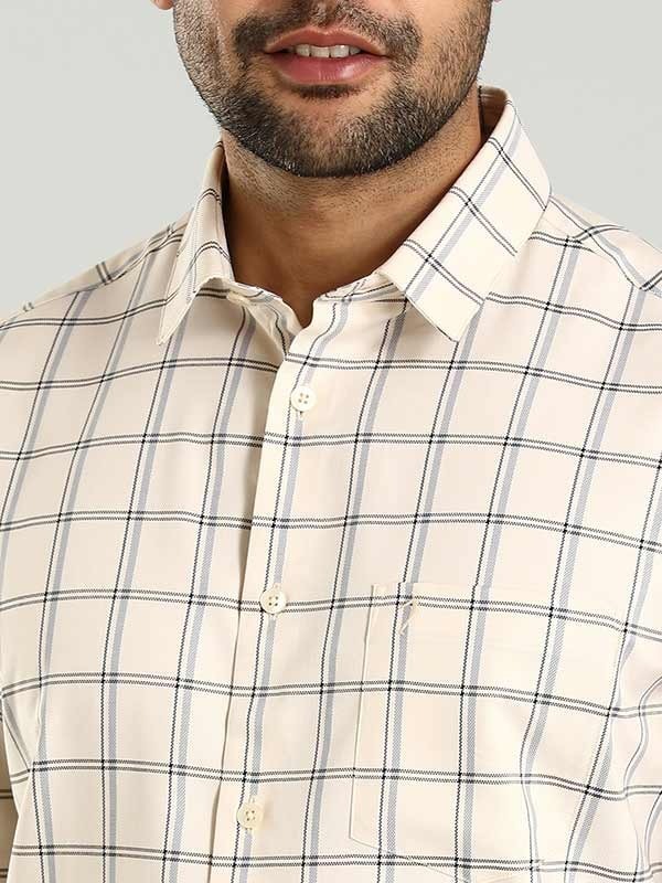 Indian Terrain Men's Regular Fit Half Sleeve Checkered Cream Shirt